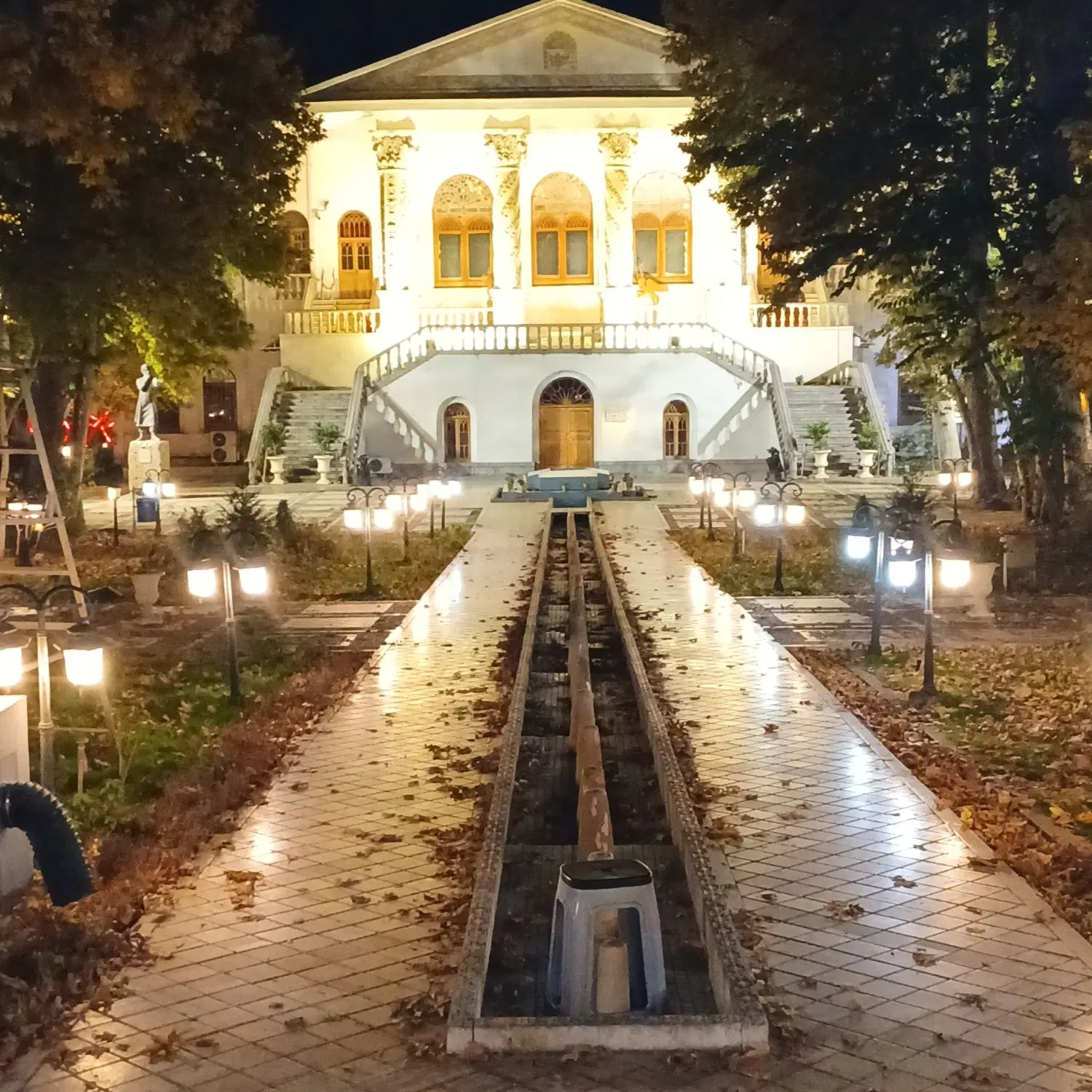 ۱۲۰متر تجاری+ ۷۰ متر بالکن بهربلواربخشی تاپ لوکیشن
