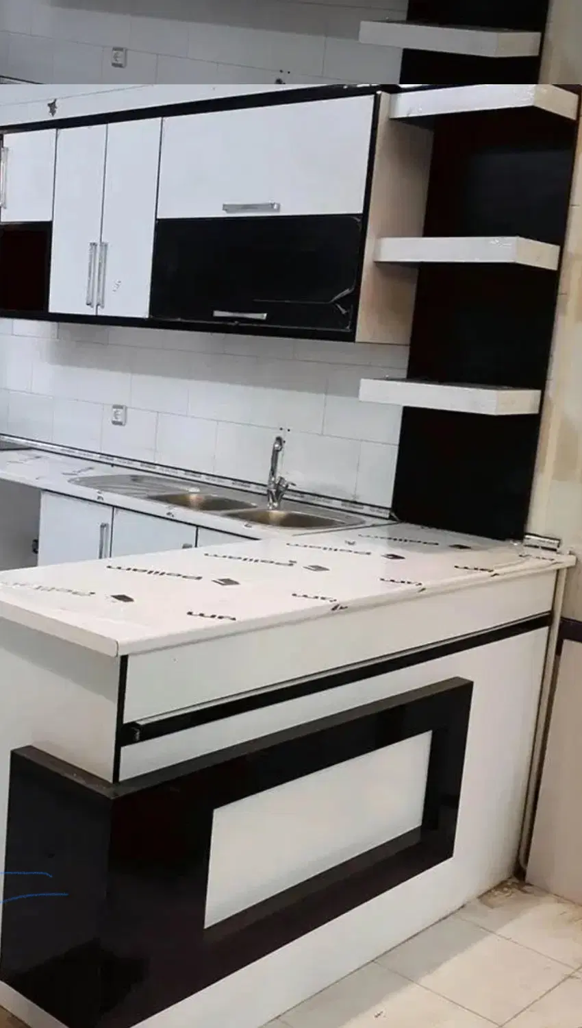 مشاغل ازاد طبقه ۳ شمالی