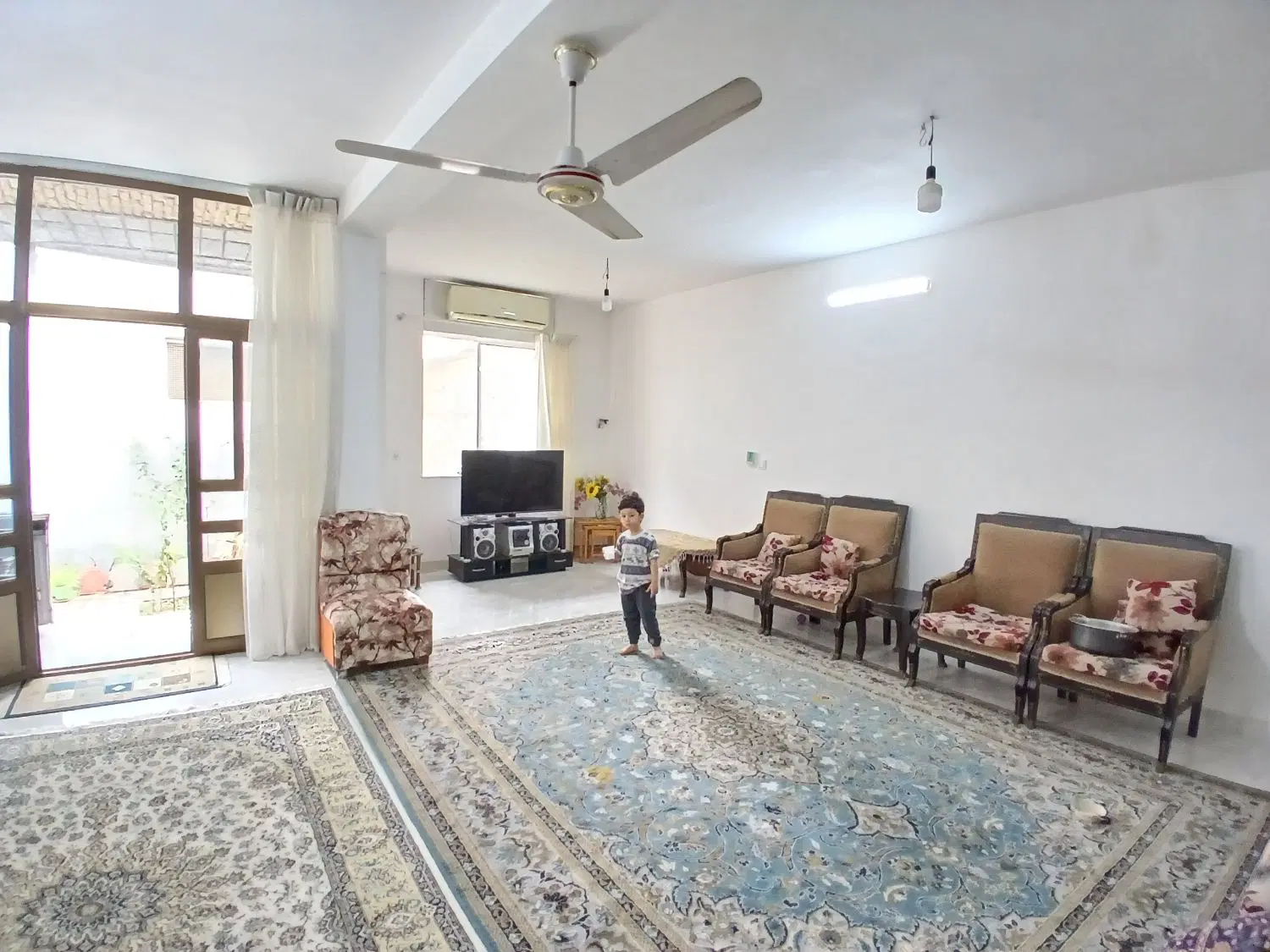 فروش واحد ۱۰۵ متر در بلوار شمشیربند