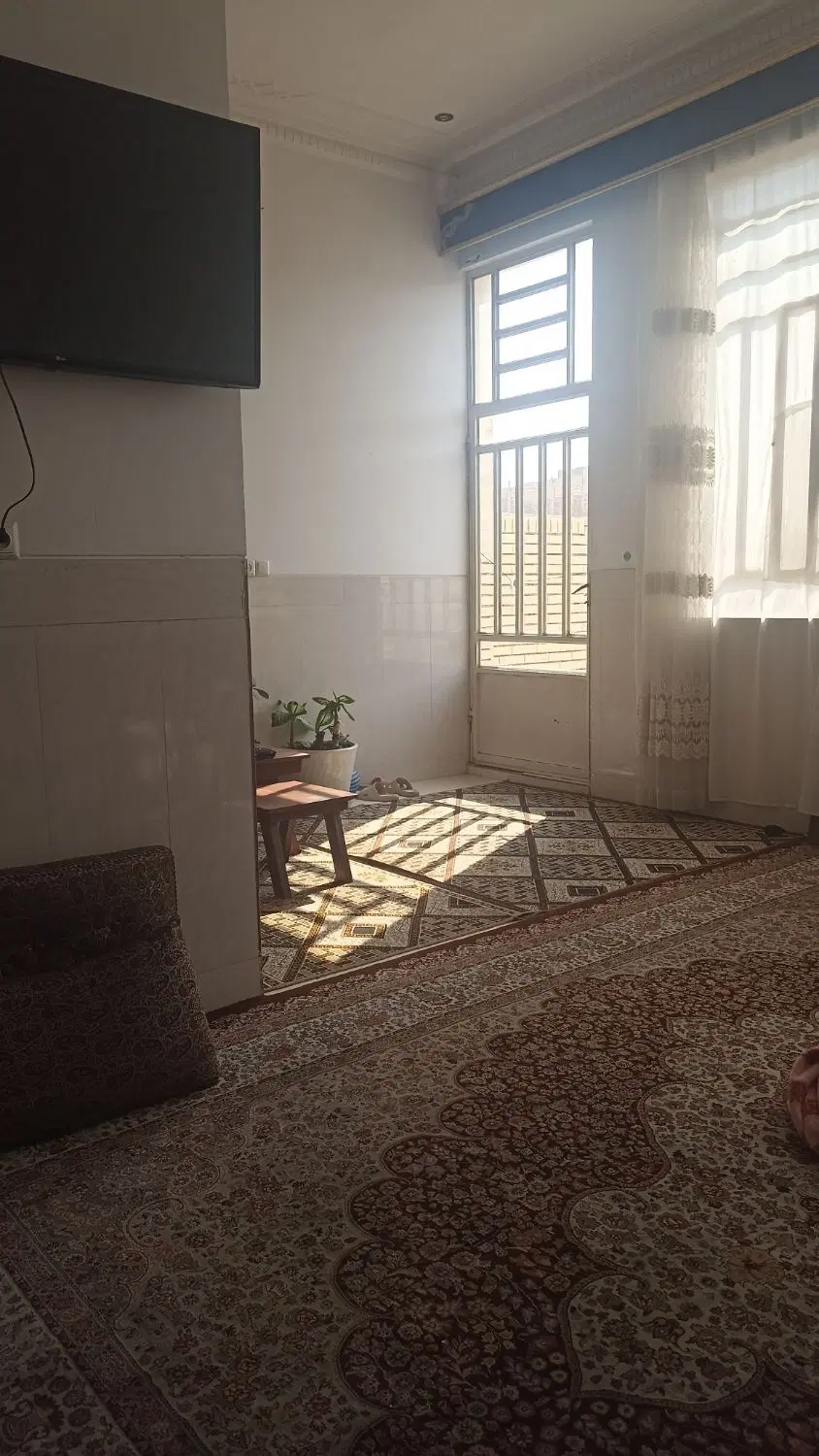 منزل دو طبقه  بانور کافی  معاوضه با هم کف