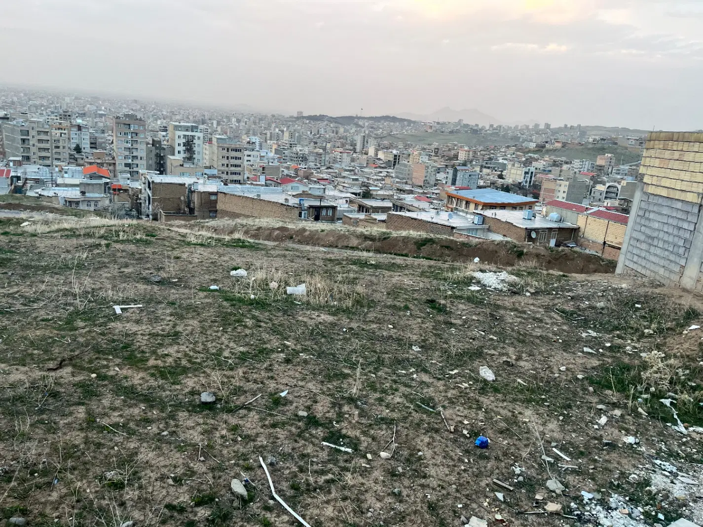 زمین ۲۴۰متری سندششدانگ