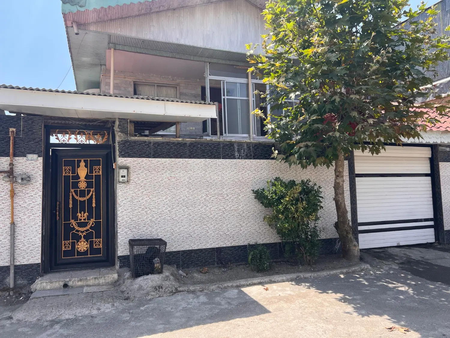 خانه ی ویلایی حیاط دار