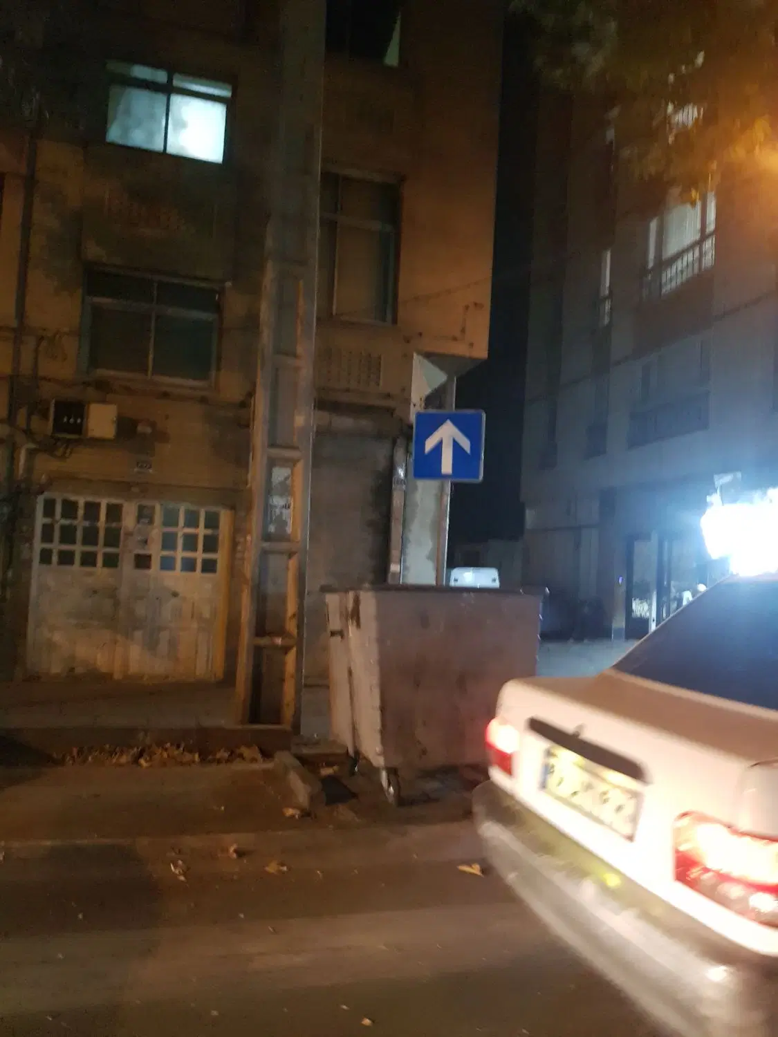 ۱۰۶ متر برِ اصلی مرتضوی، نبش خان‌آبادی