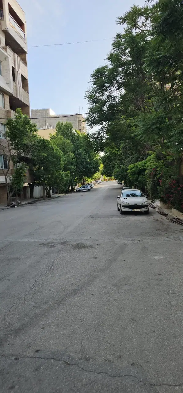 ۲۰۰متر زمین ـ میدان کوهنورد
