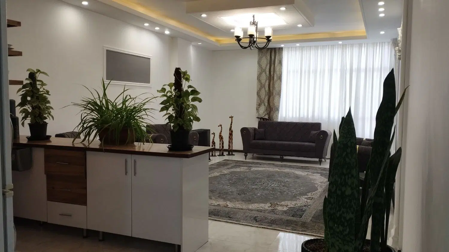 آپارتمان اجاره ای .تمیز.توس ۶۵