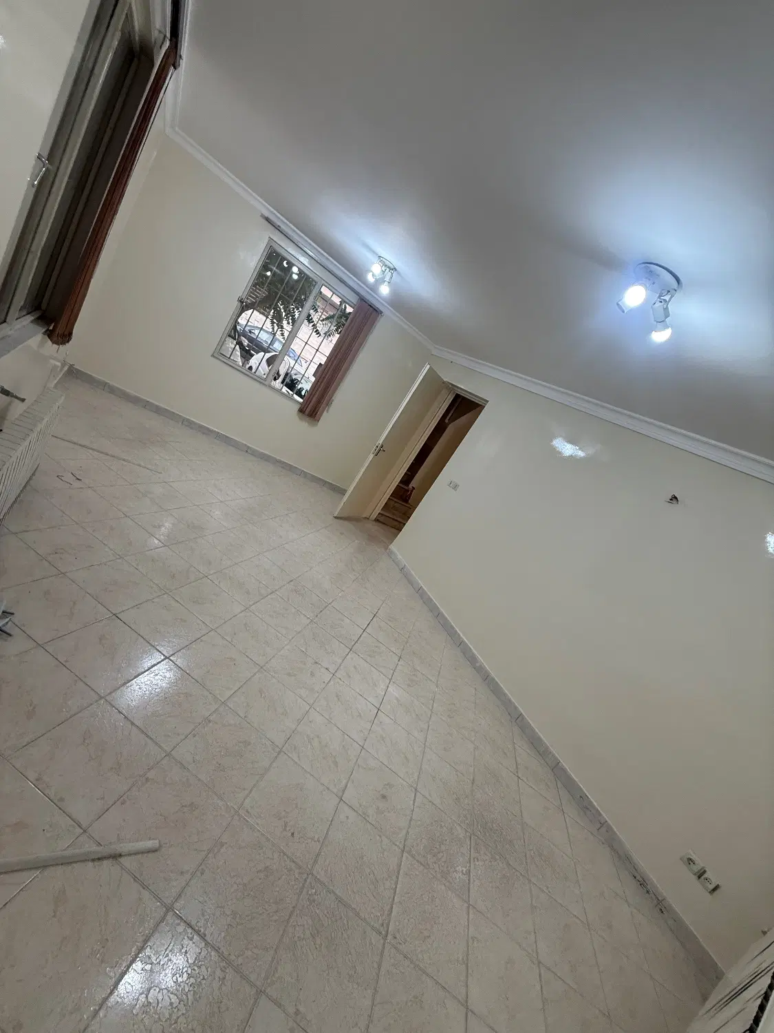 اجاره اتاق ۲۵ متری سالن زیبایی پینک