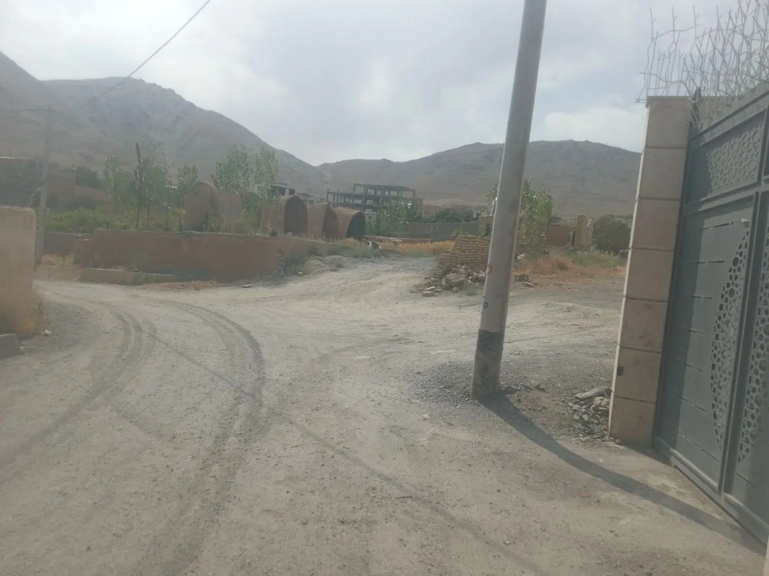 فروش آپارتمان رو خاک کف قیمت