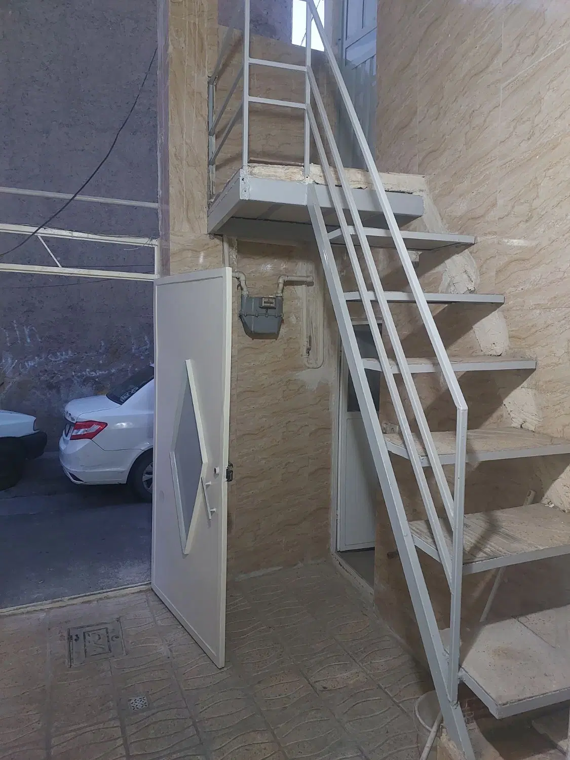 ملک یک طبقه ویلایی
