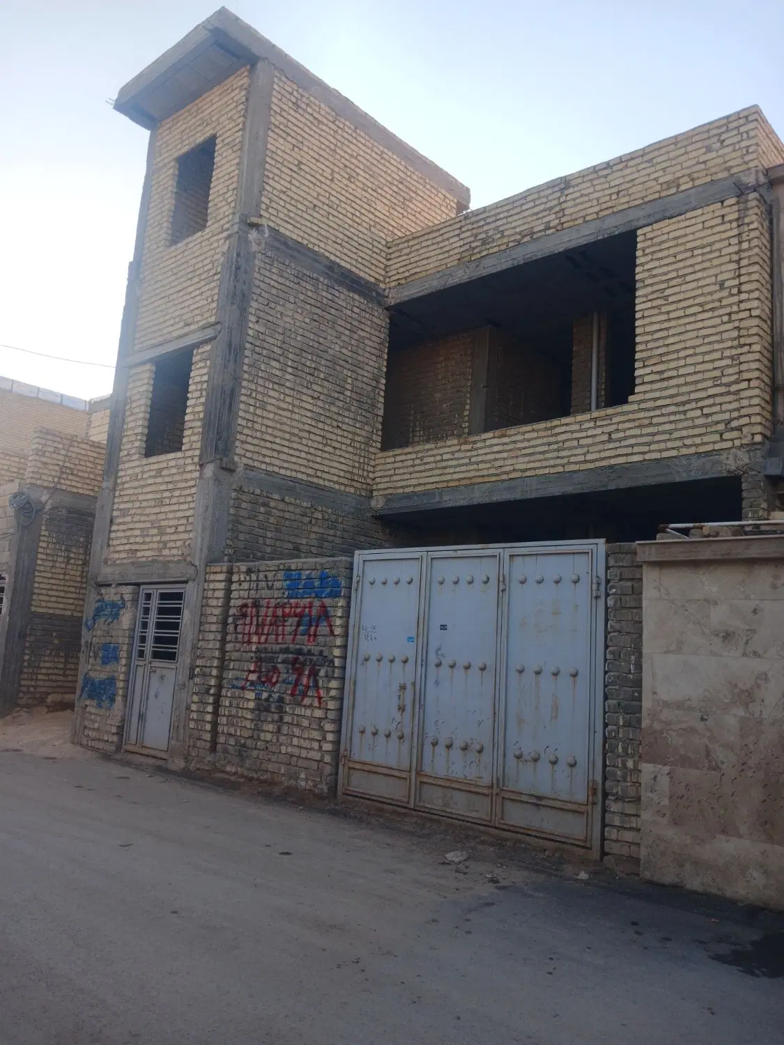 اسکلت دوطبق ماه فیروزان