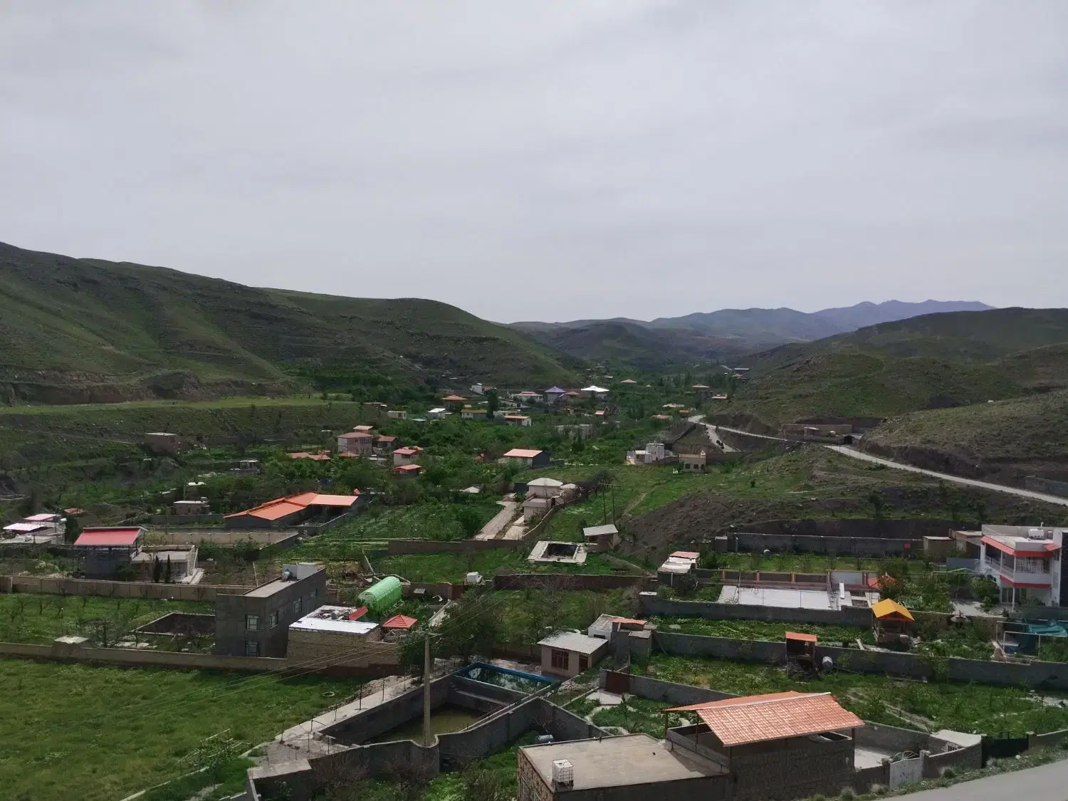 باغ در روستای عارفی،زمین باغی(سنددار)حاشیه آسفالت
