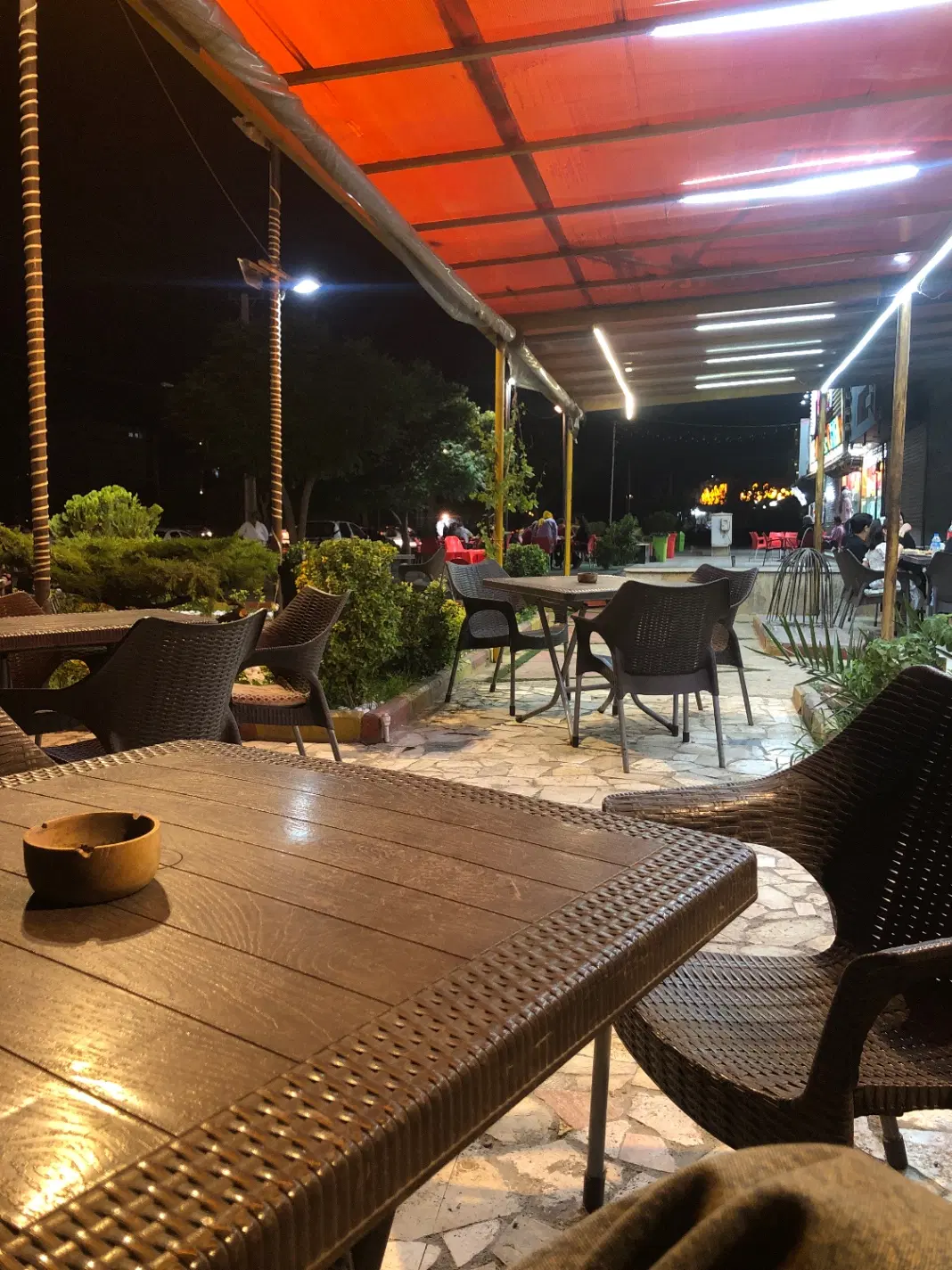 اجاره قسمتی از مغازه جهت کافه