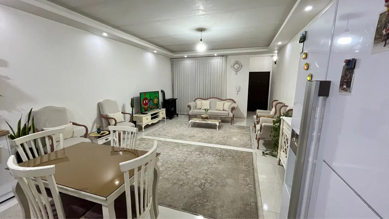 آپارتمان ۱۰۰ متری دوخواب شیک