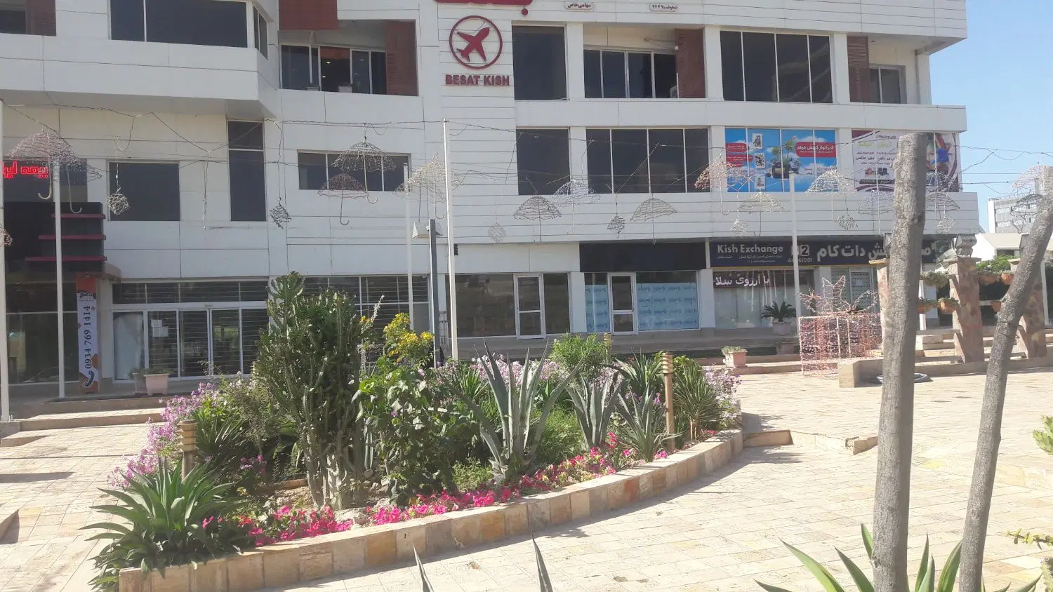 دیپلمات مرکز شهر ۲۶متر همکف داخل بازار موقعیت خوب