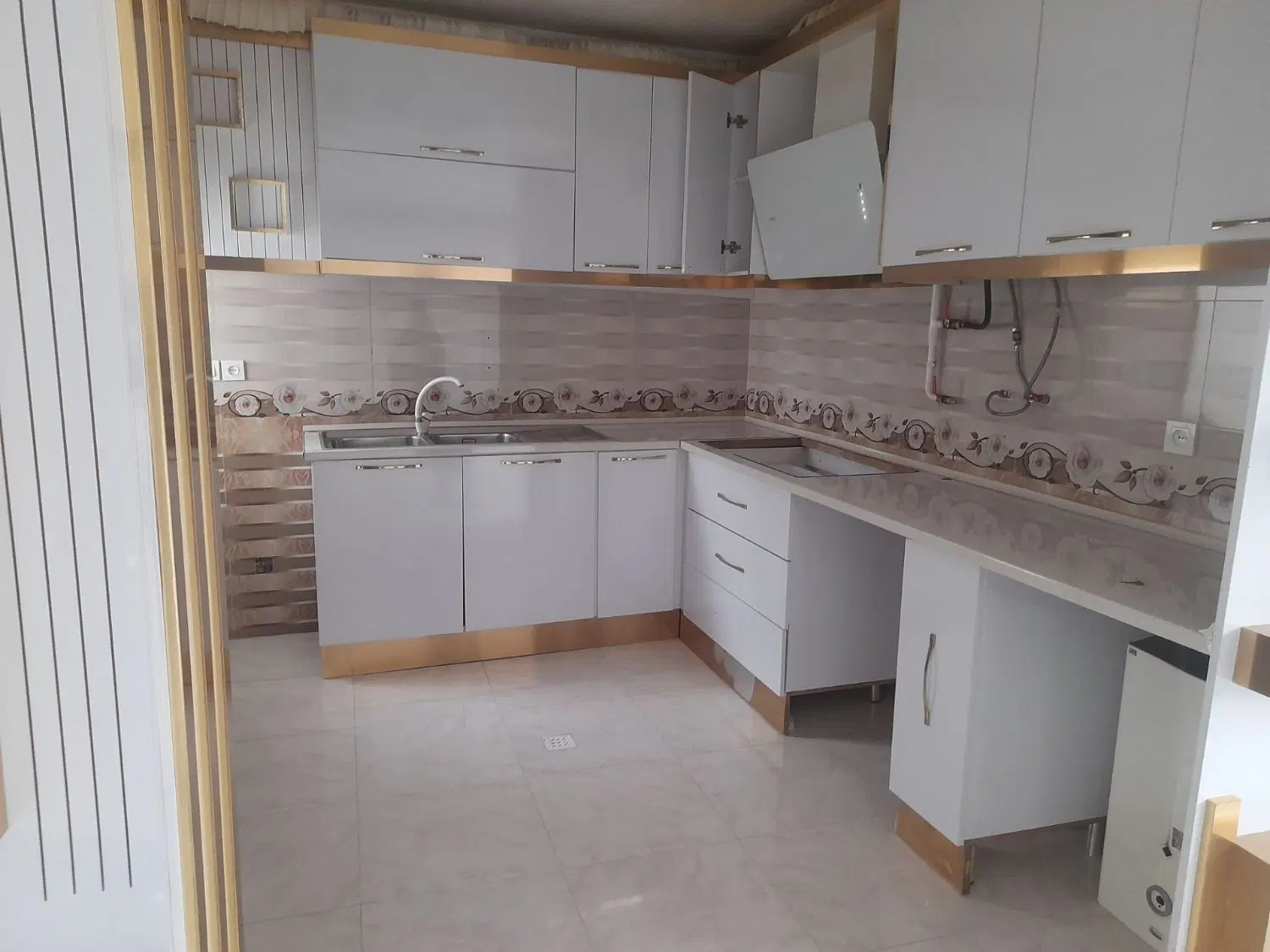 آپارتمان تک واحدی