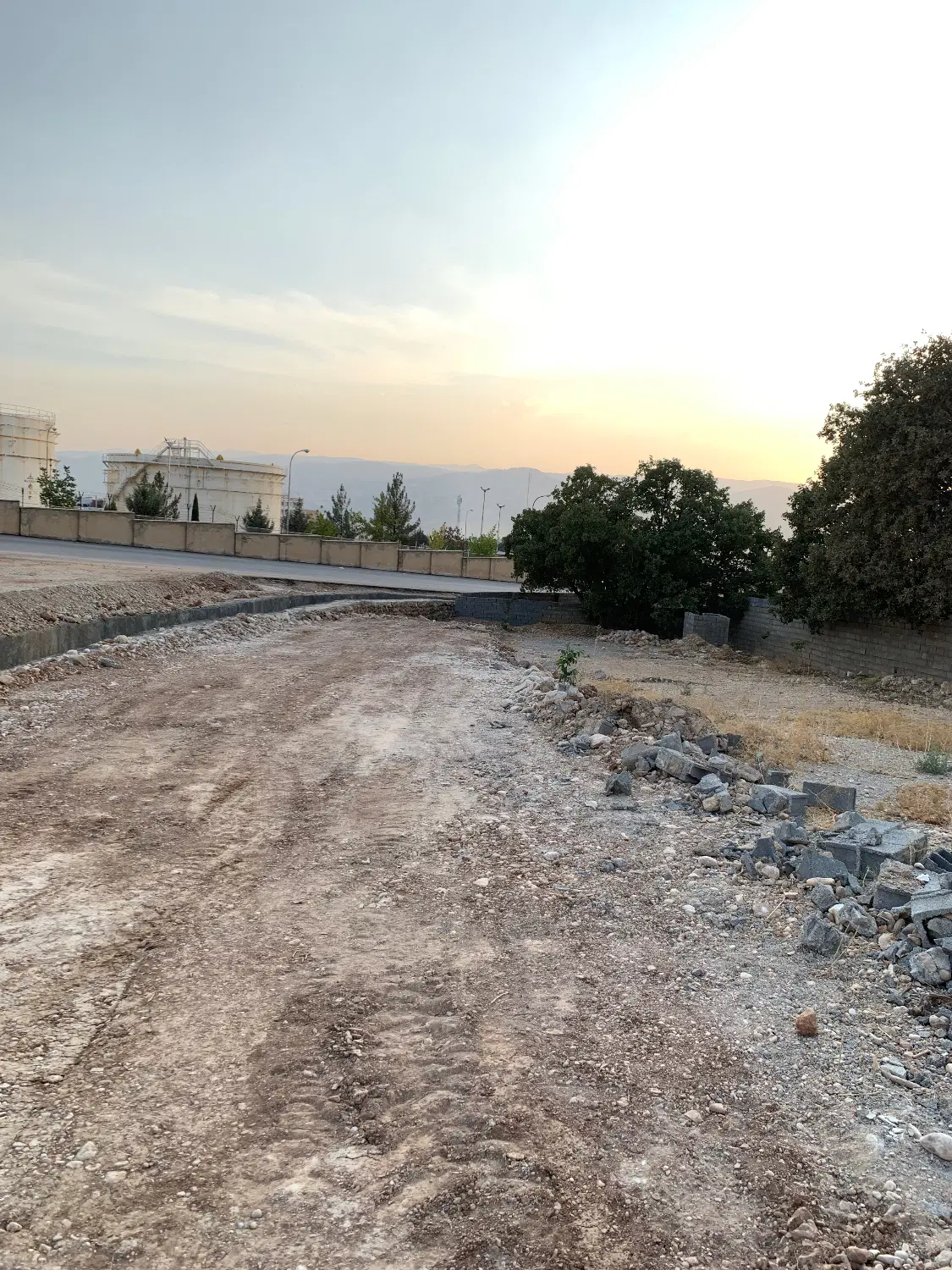 220 متر زمین بنسنجان