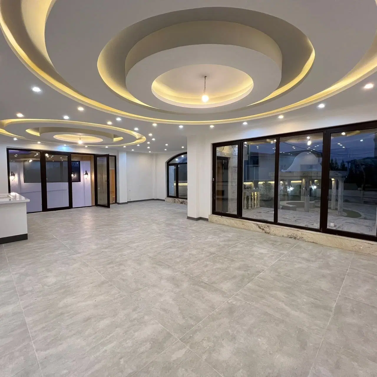 عمارت سنگی ۴۰۰ متر استخر سونا جکوزی قیمت کل زیر ۱۸