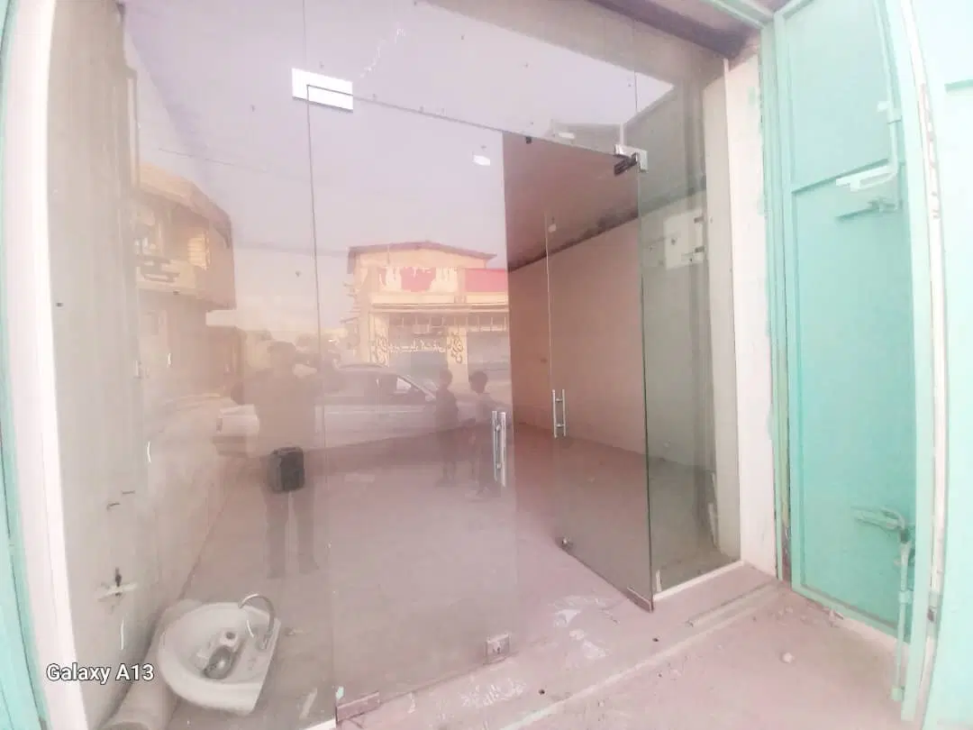 فروش دو دهانه مغازه