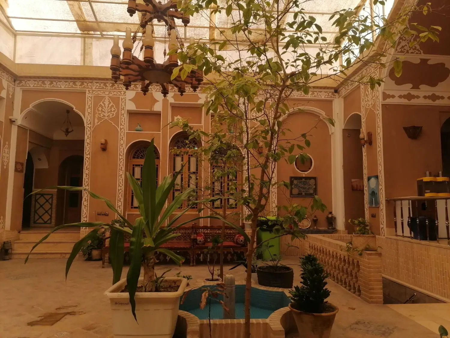 رهن و اجاره منزل‌  2خواب طبقه دوم