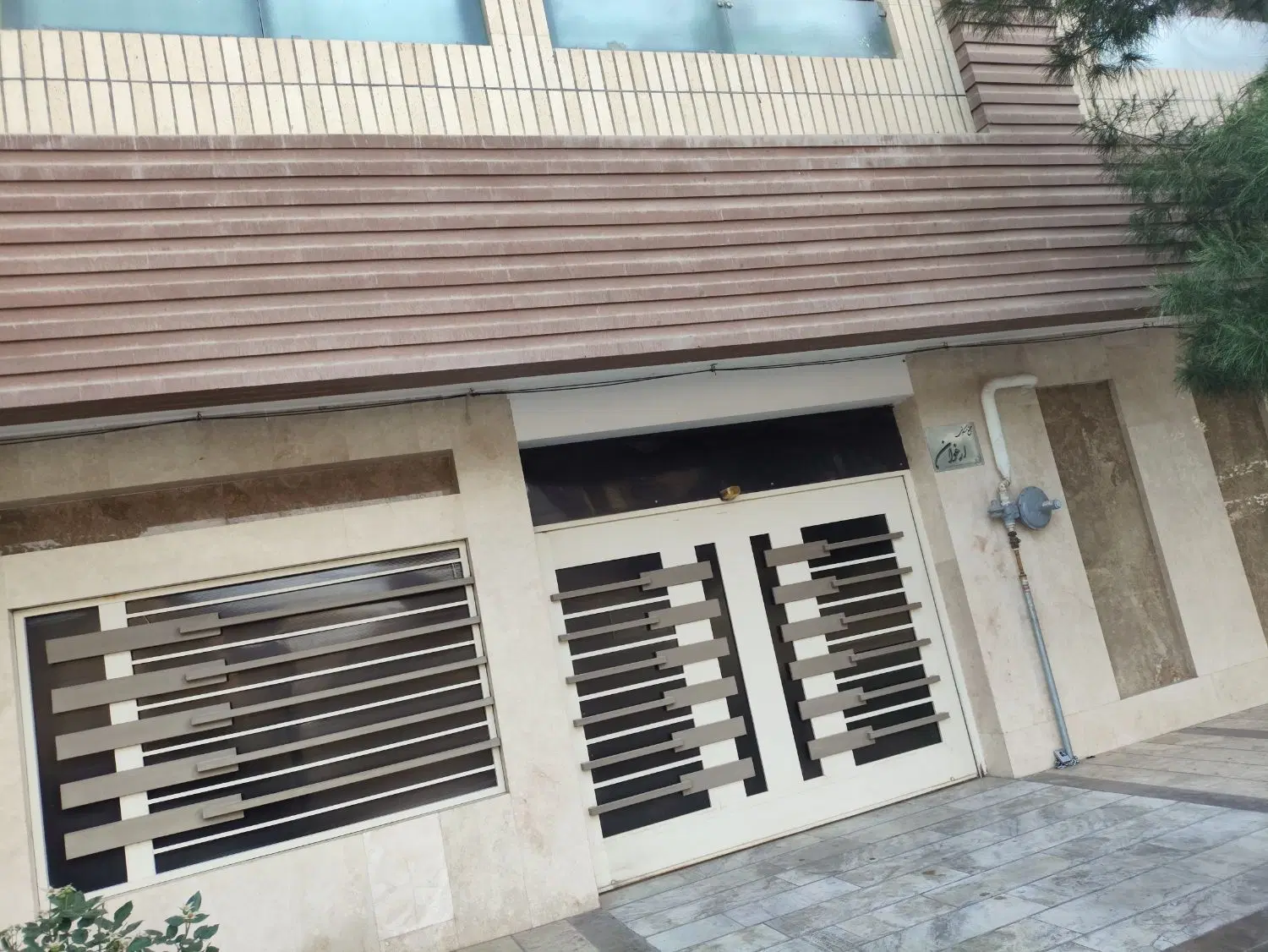 اپارتمان صدمتری ارغوانیه