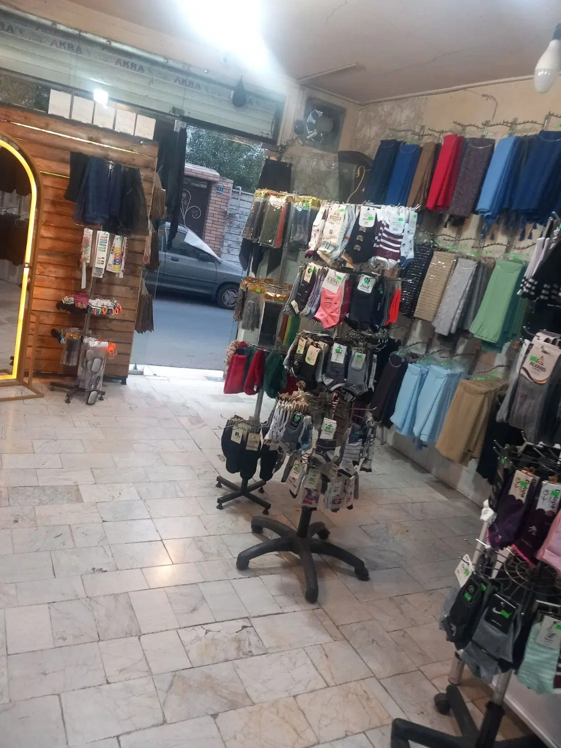 اجاره یک باب‌ مغازه 21متر برای‌ صنف شال و روسری