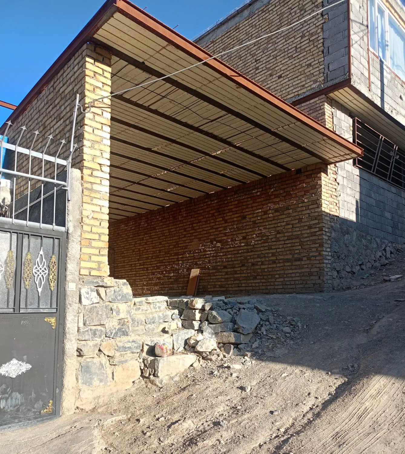 خونه نیمه کاره نایسر