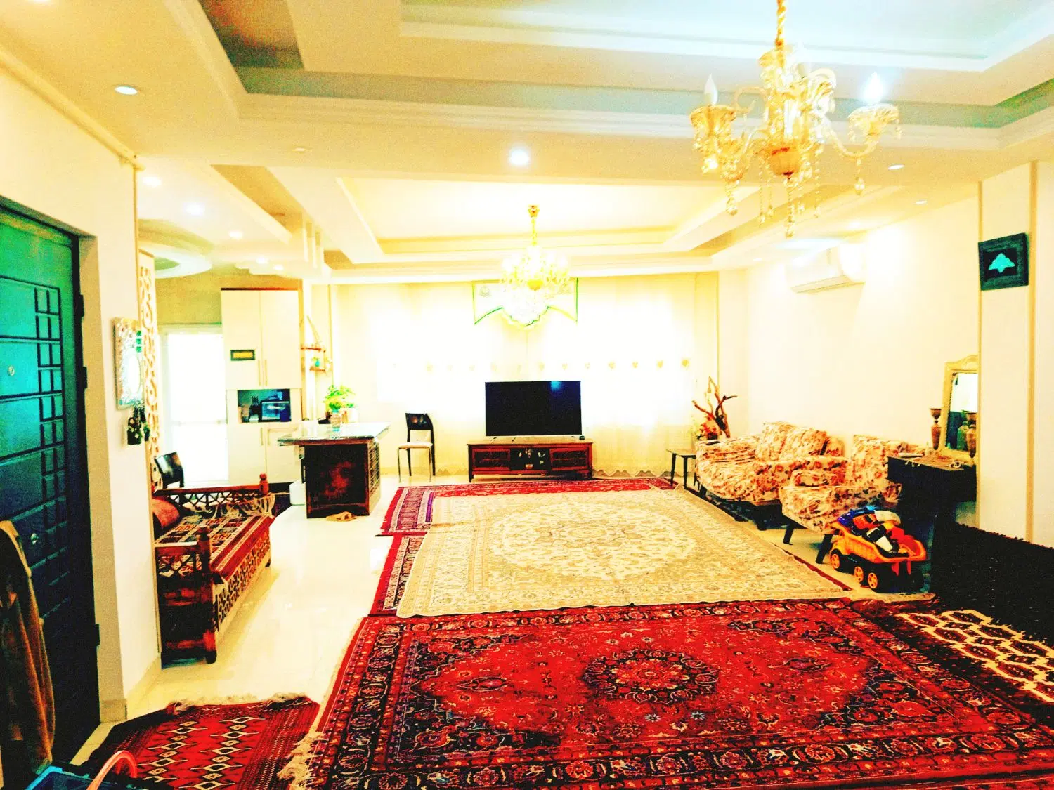 آپارتمان ۱۳۰ متری بهارستان