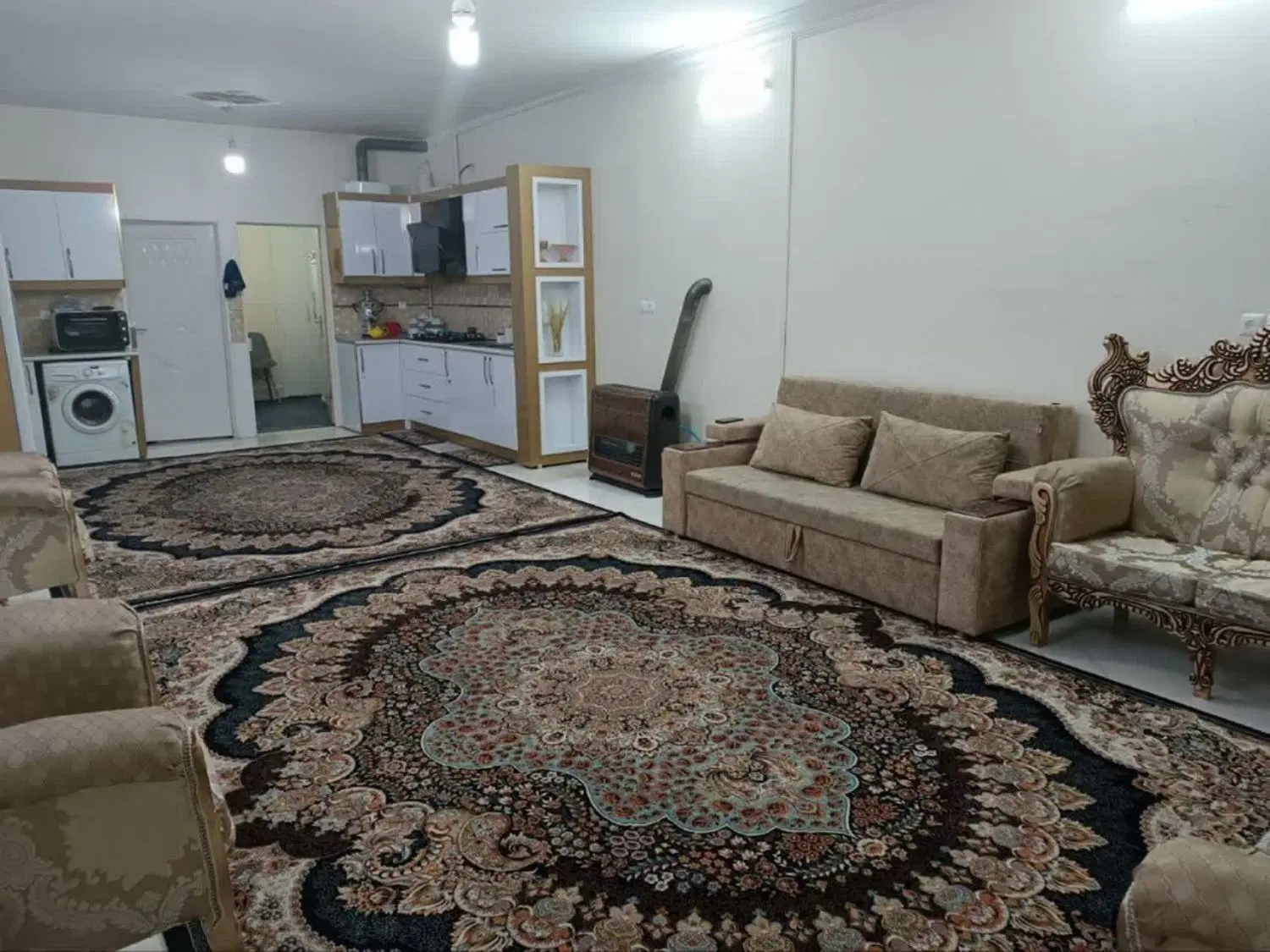 خانه دلباز وشیک  وغرق نور در دوطبقه