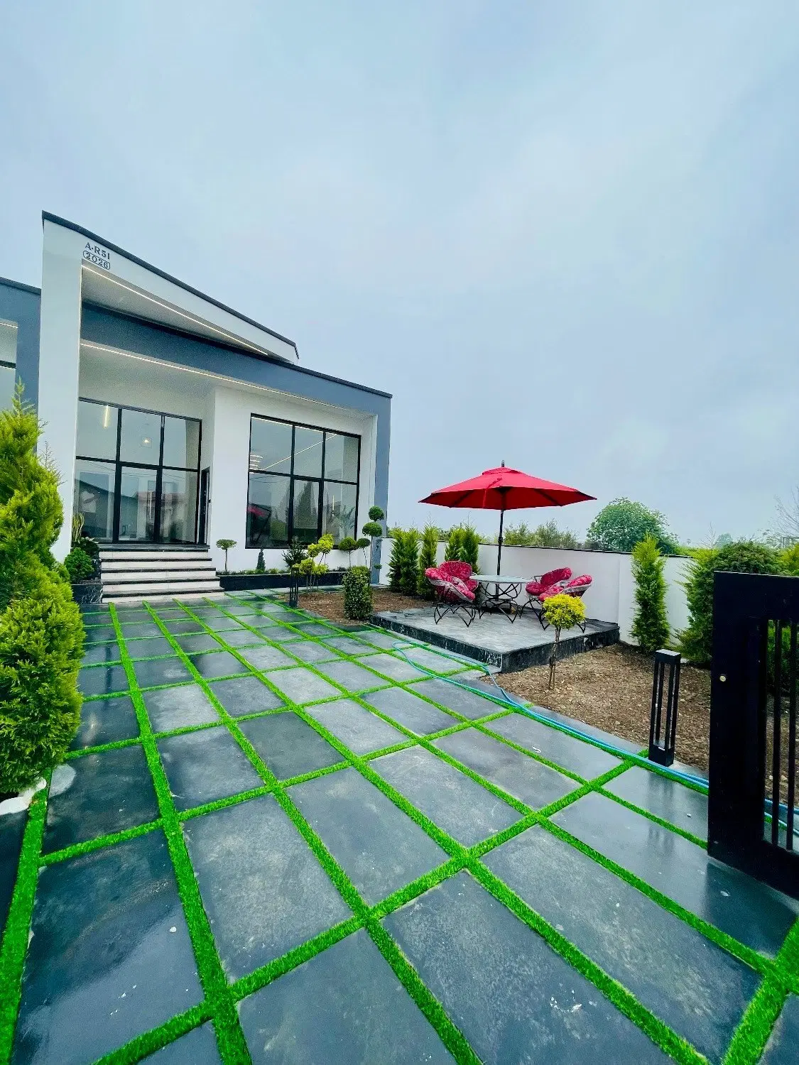 همکف سنددار ۲۲۸متری ۳خواب مستر