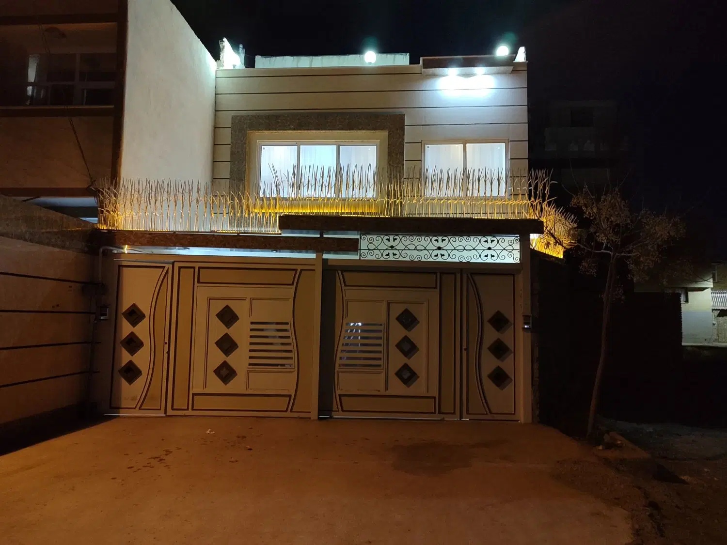 فروش خانه دوطبقه ویلایی شیک