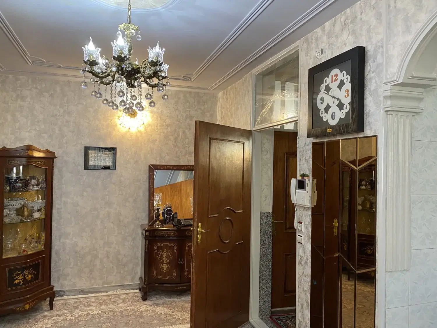 آپارتمان خیابان ایثار جنوبی