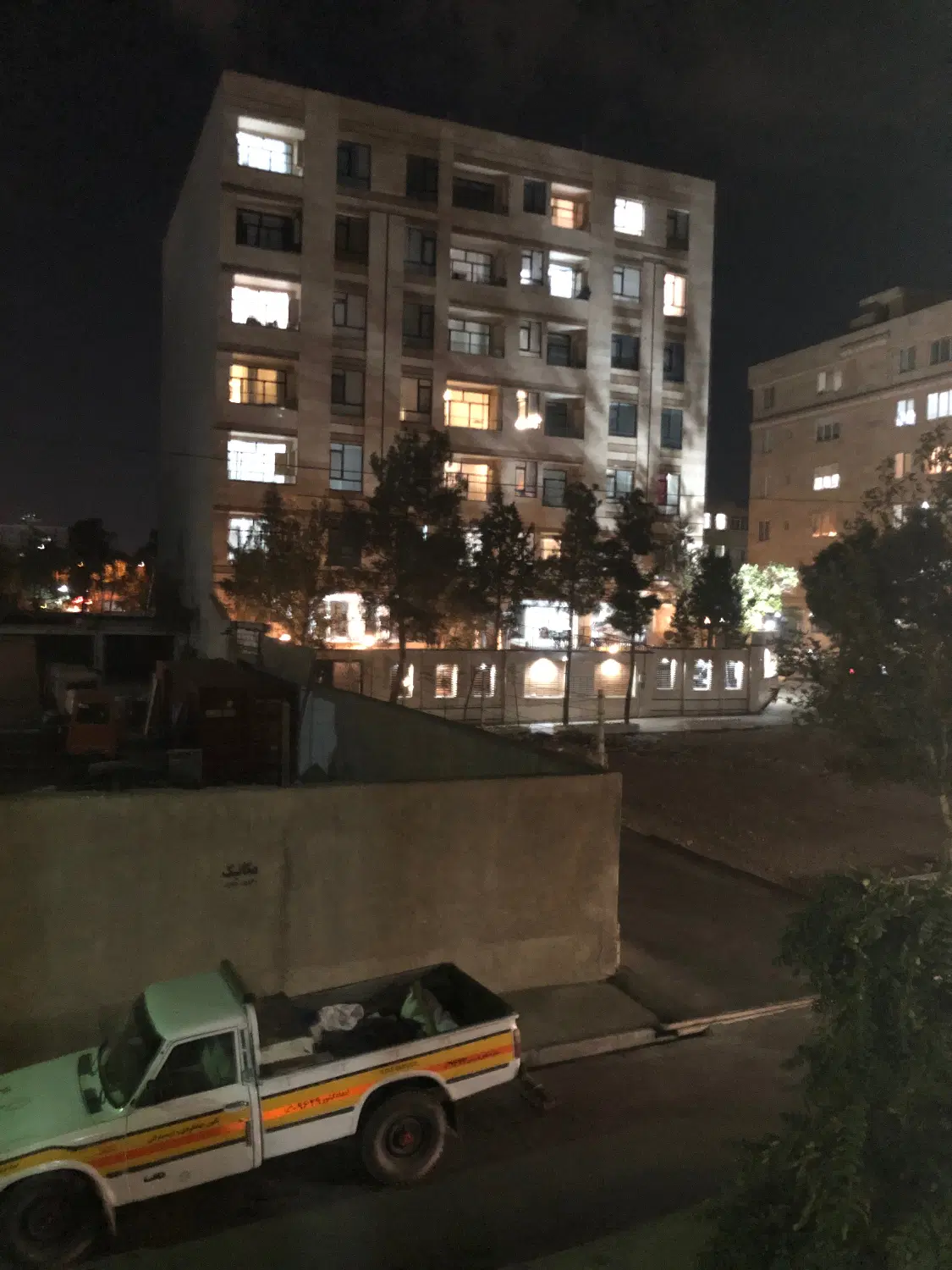 50 متر بغل مترو زیر قیمت بازار