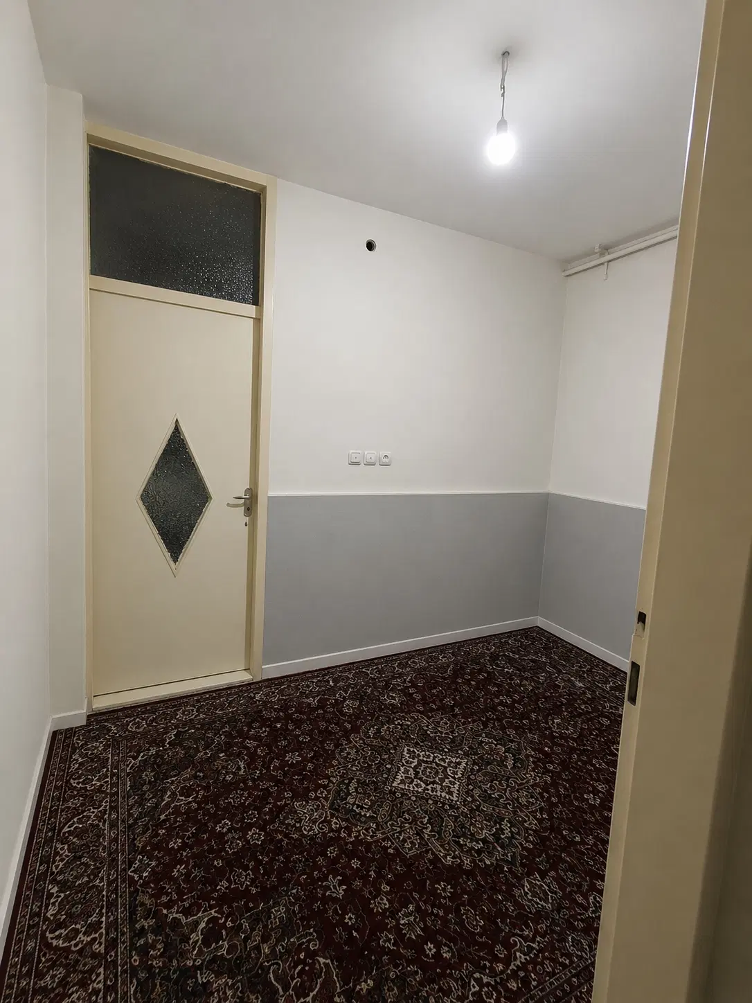 عباسی ایستگاه طاق