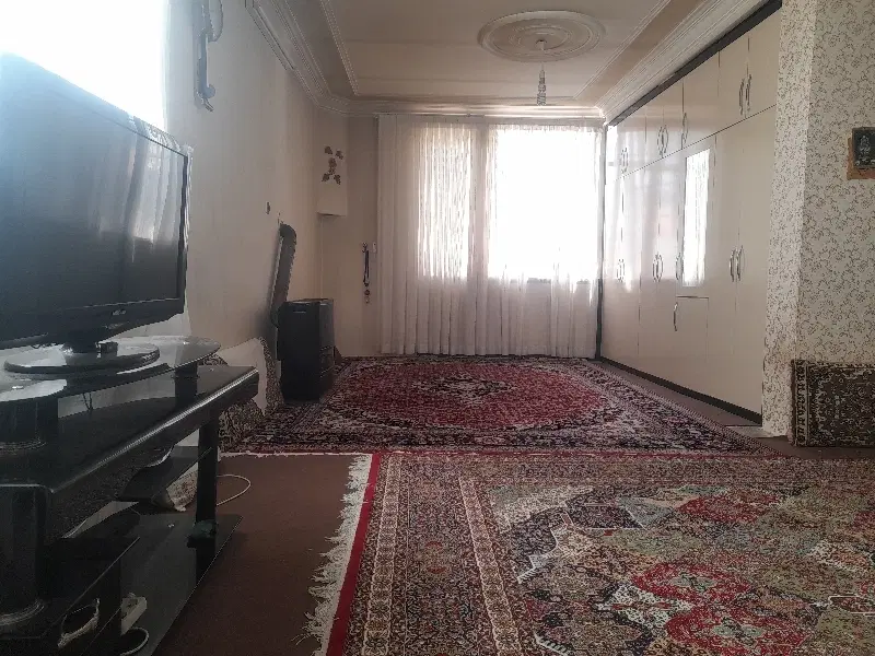 هم خانه نیازمندم