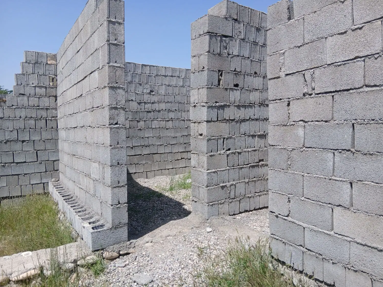 فروش خانه نیمه کاره روستای باغو ۵کیلومتری بندرعباس