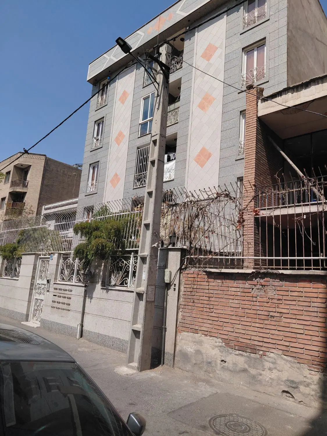 منزل کلنگی 94 متری دو طبقه