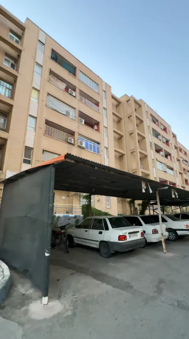 رهن واحد ۹۰متری طبقه سوم