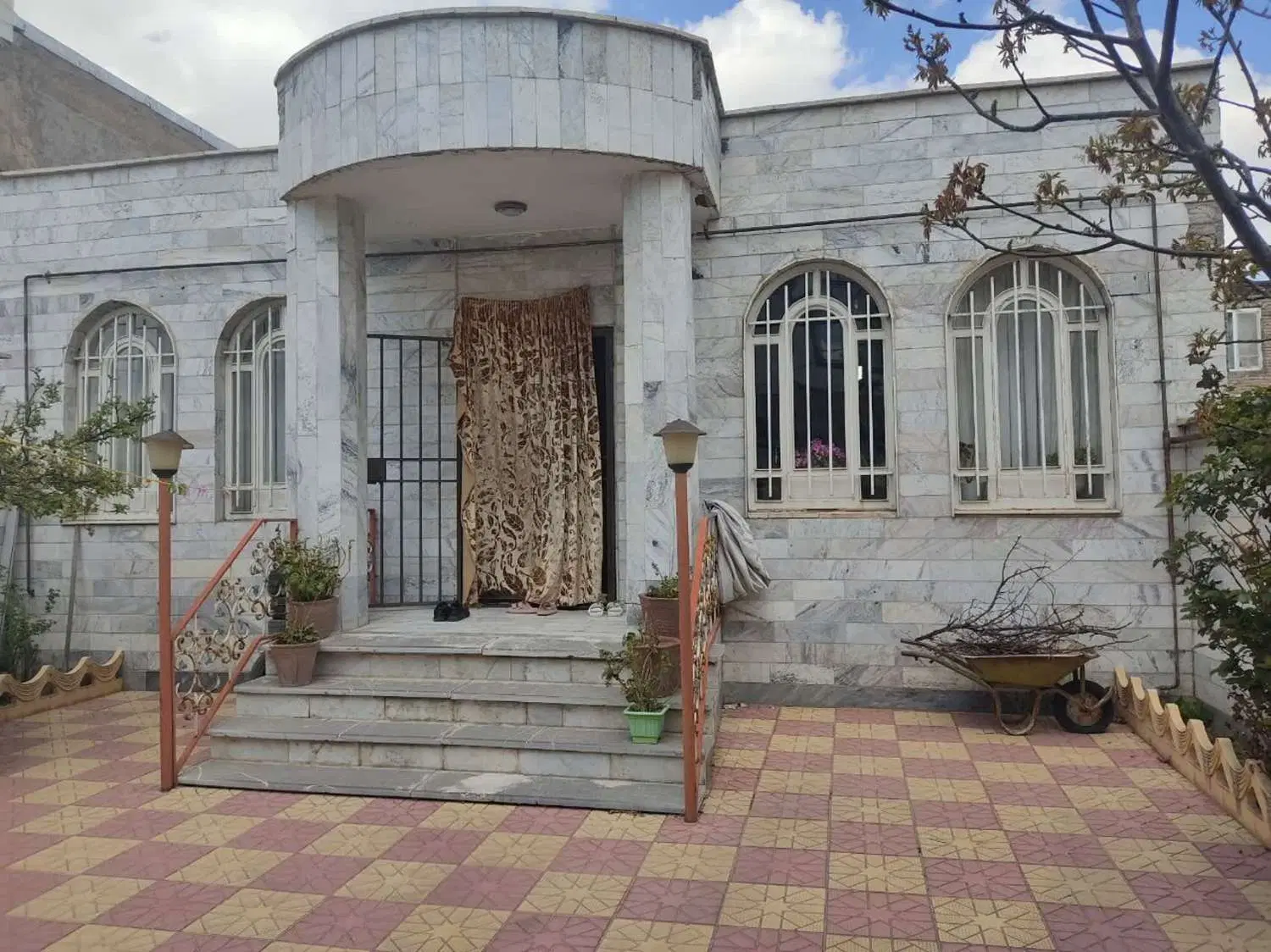 فروش خانه ی ویلایی