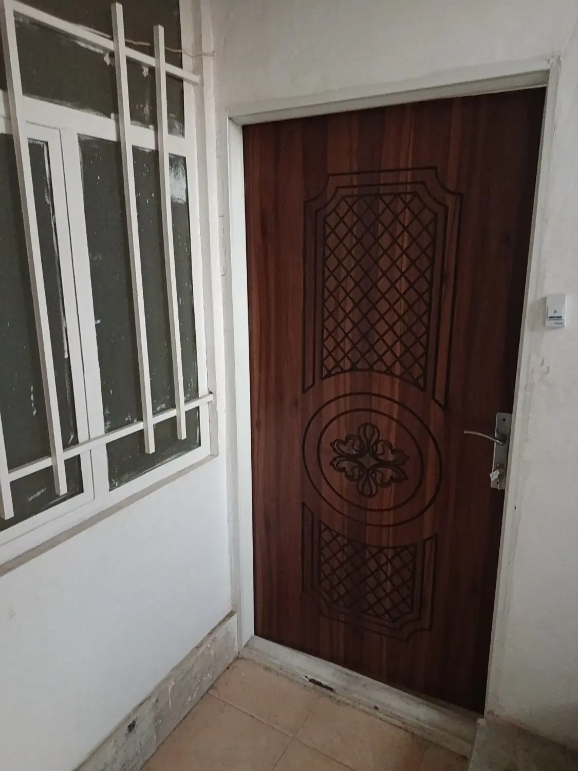 یک واحد آپارتمان زیر قیمت منطقه