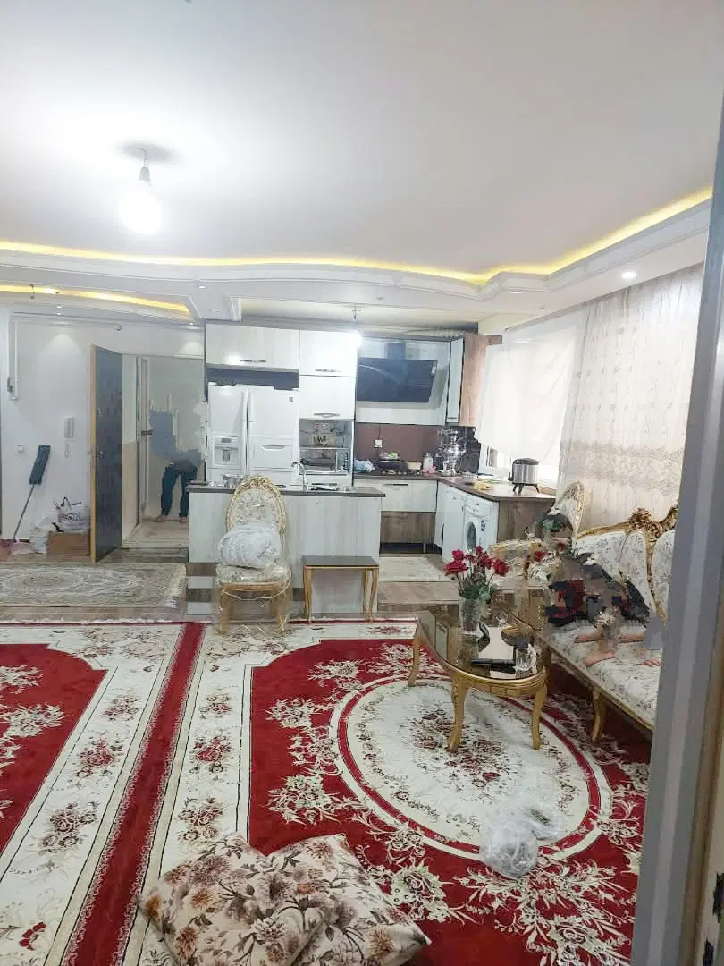 90 متر طبقه اول 2 خوابه تراورتن 4 میلیارد 700