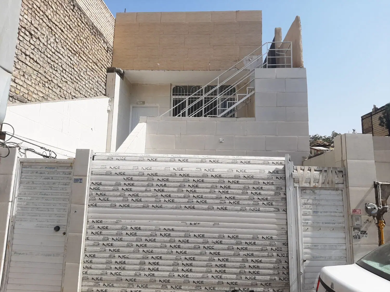 راه جدا ۸۵متری با پشت بام اختصاصی