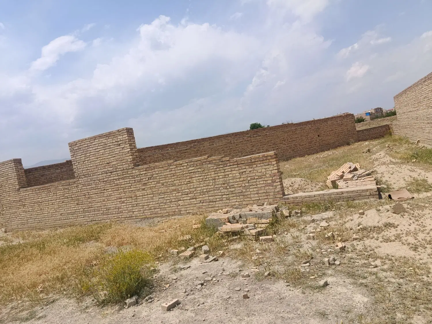 زمین طرف آزادگان کوی بعثت