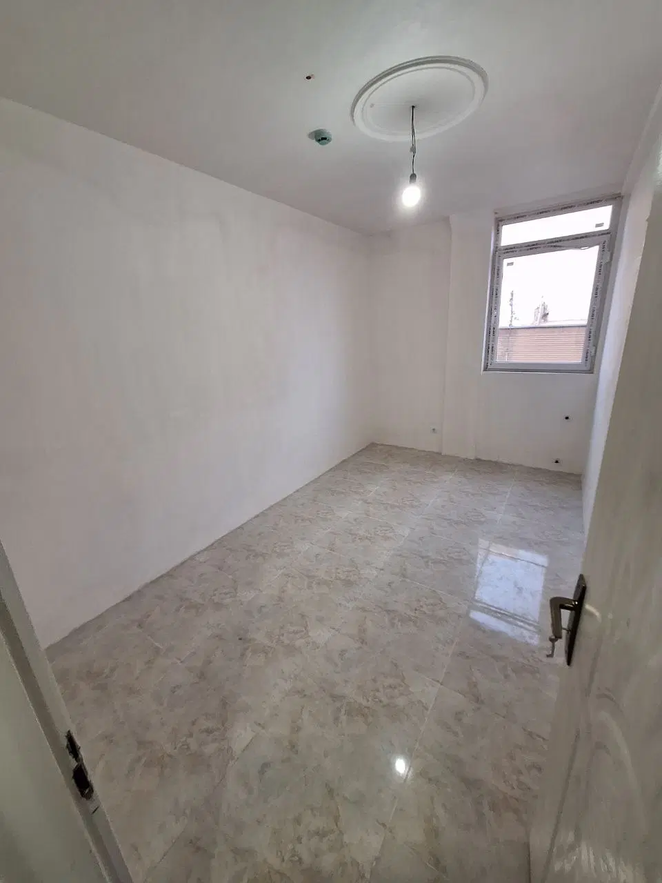 آپارتمان 100 با2 پارکینگ سندی