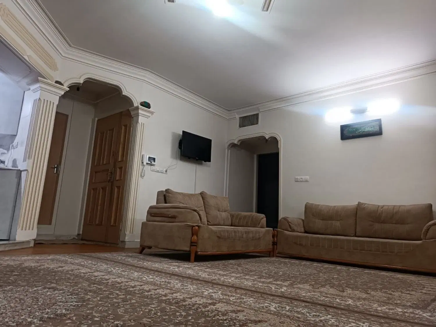 میدان گلها هشتاد متری