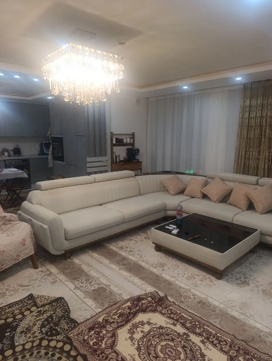 واحد 80متری بر خیابان فردین پور