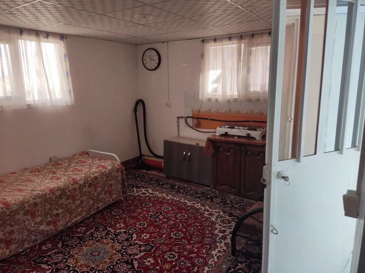 سوئیت دانشجویی نقلی