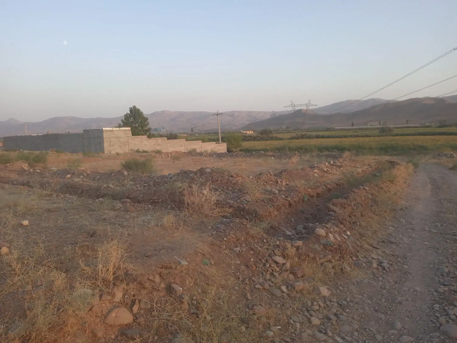 زمین به مساحت ۵۰۰متر