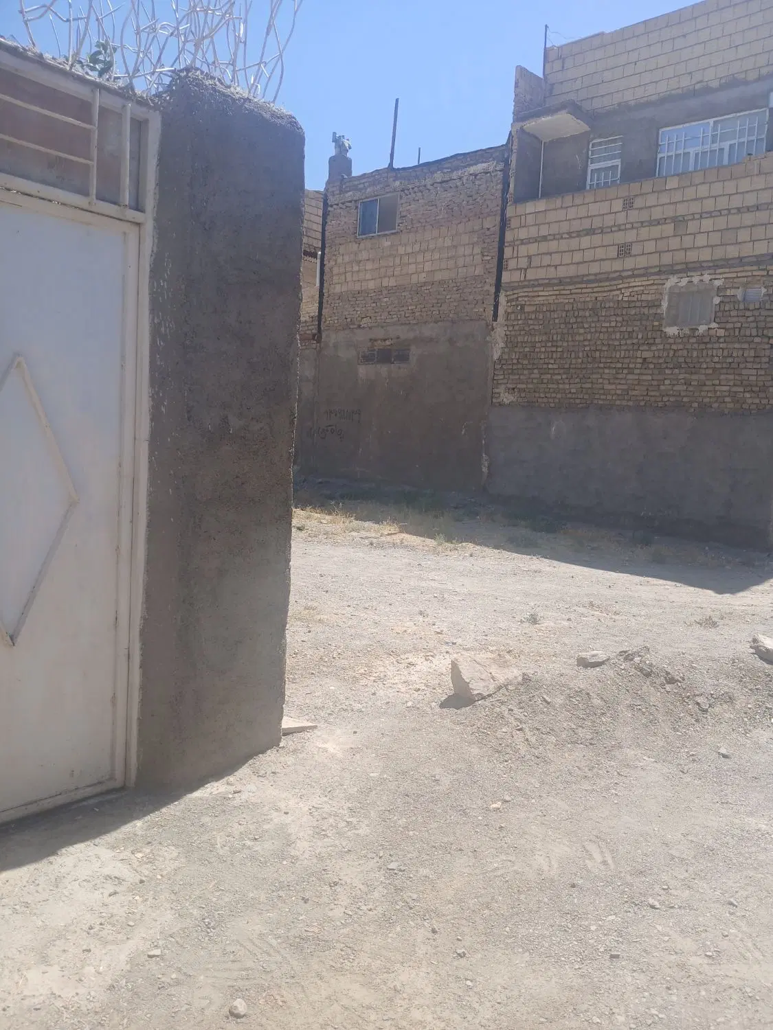 زمین فروشی با مجوز ساخت