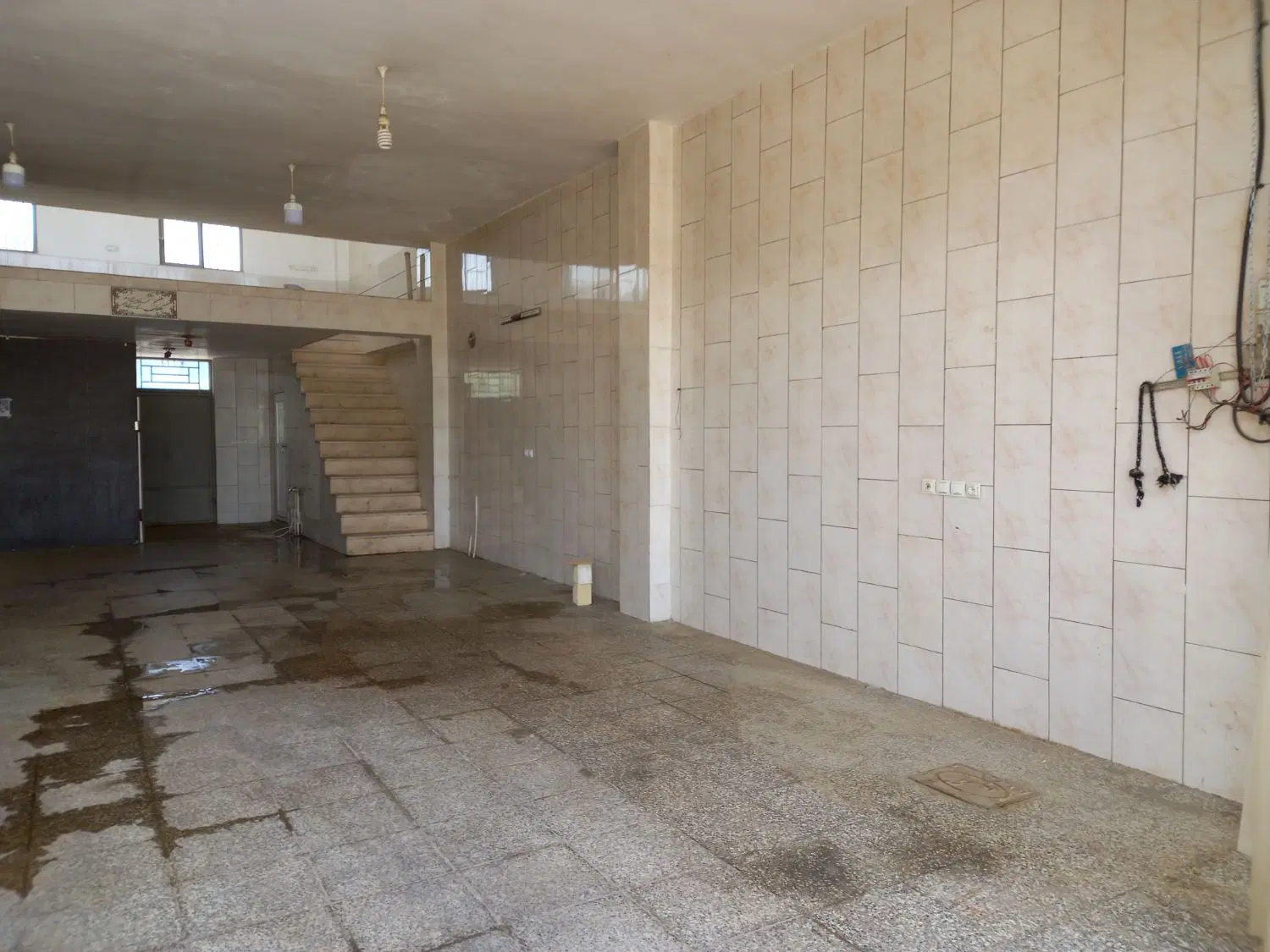 کارگاه صنعتی تجاری فروشگاهی به متراژ 105 متر
