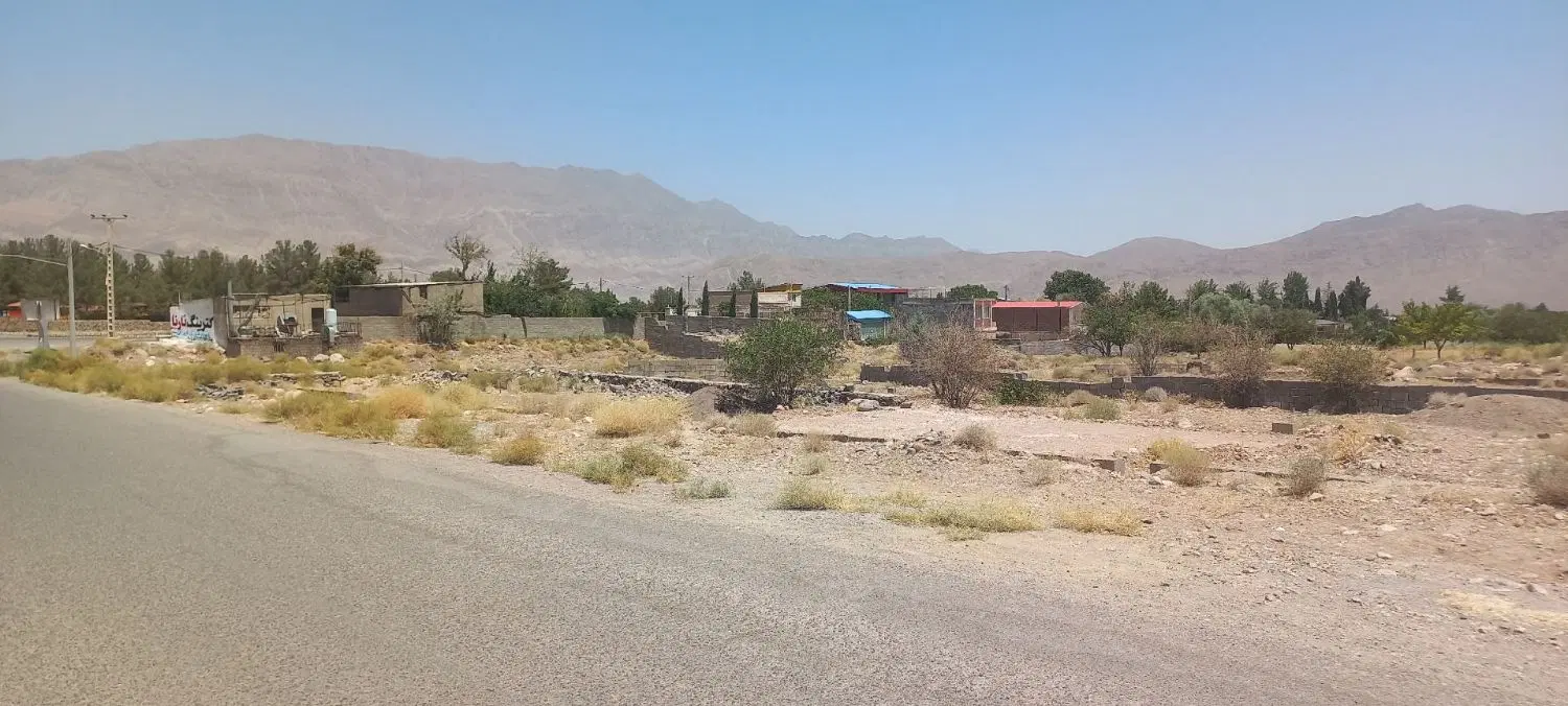 زمین کوهپایه روستای تیزینگ لب جاده