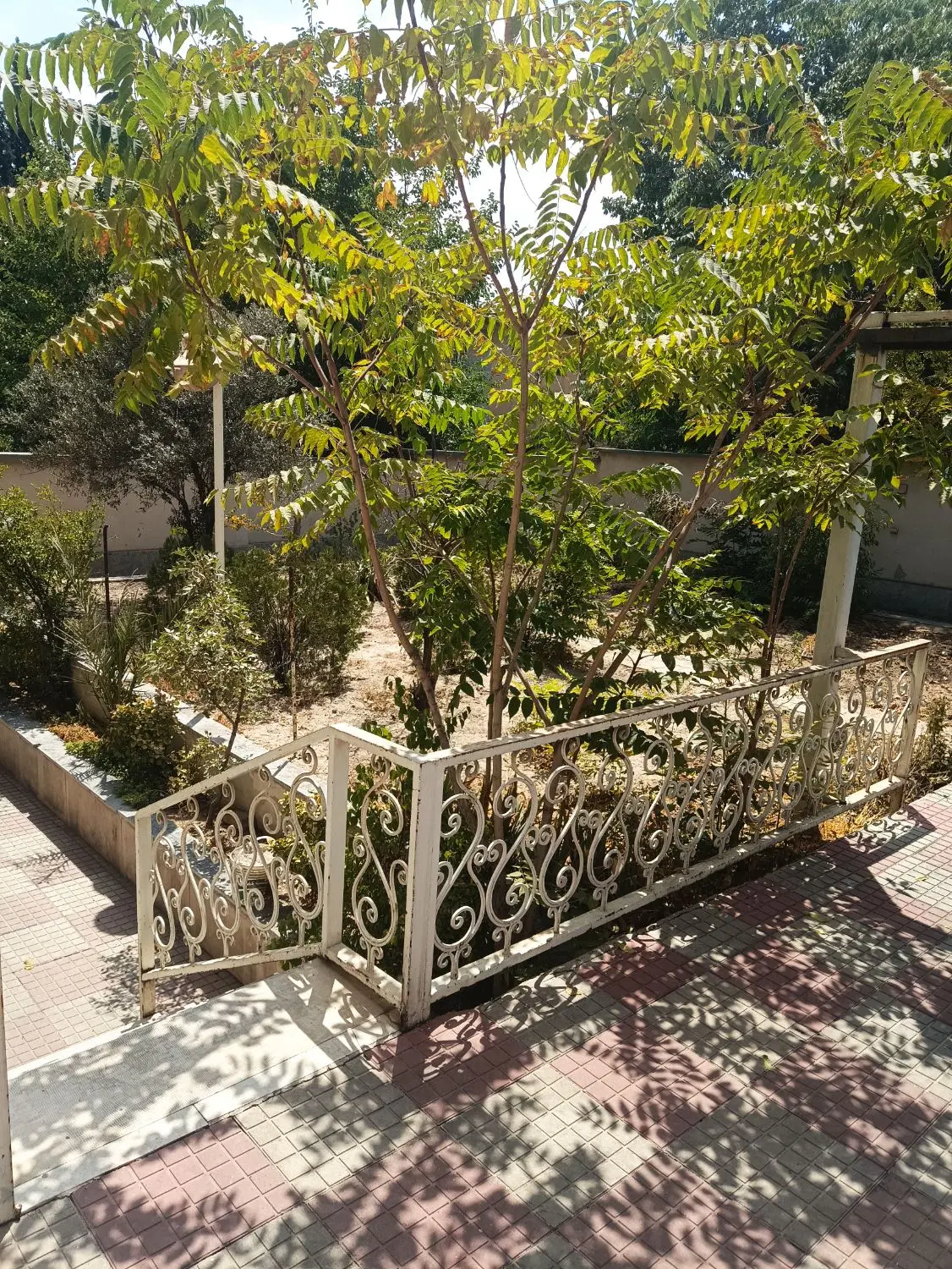 ویلایی یک واحد از دو واحد